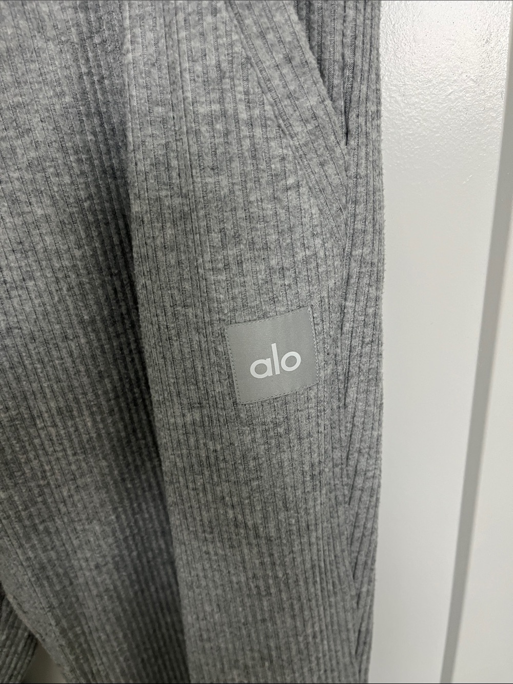 ALO Yoga Ribbed Grey Drawstring Joggers - Picture 2 of 4
